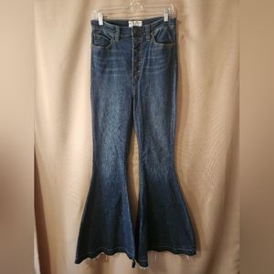 NWOT- FREE PEOPLE SUPER FLARE JEANS